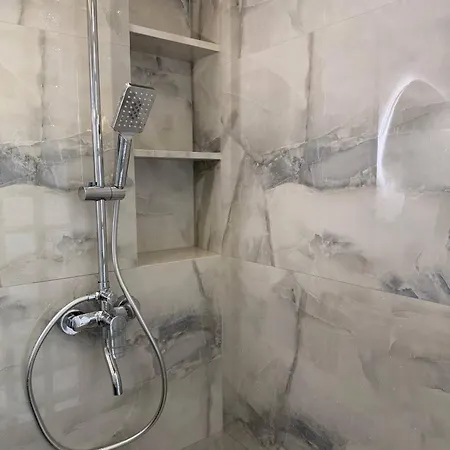 Flat Apartment *